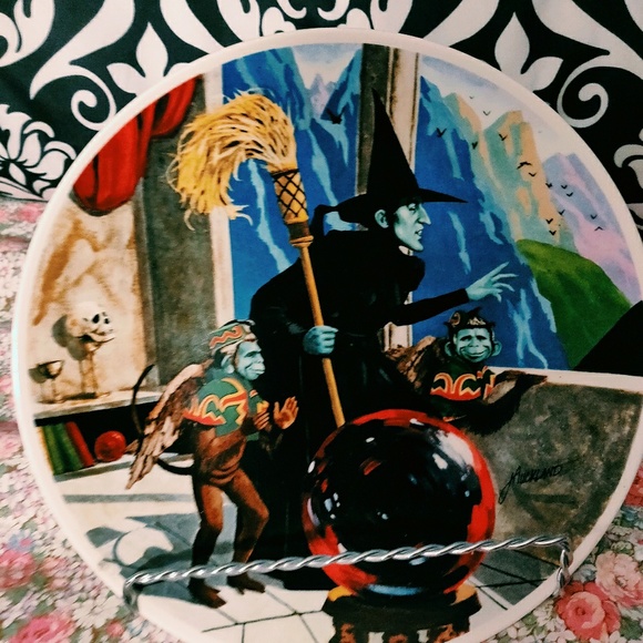 🌪️ Limited Edition Vintage Wizard of Oz Plate 🌪️ - Picture 3 of 7